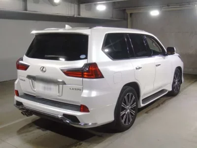 Lexus LX  с аукциона в Японии