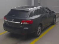 Toyota AVENSIS WAGON лот № 4023 оценка 4  с аукциона в Японии 1