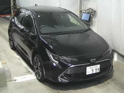 Toyota COROLLA SPORT  с аукциона в Японии