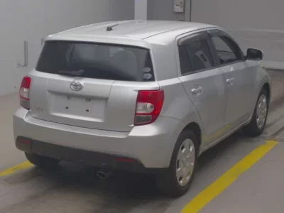 Toyota IST  с аукциона в Японии