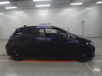 Toyota COROLLA SPORT лот № 30263 оценка 4  с аукциона в Японии 2