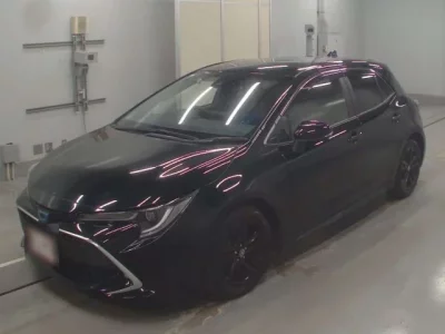 Toyota COROLLA SPORT  с аукциона в Японии