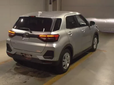 Toyota RAIZE  с аукциона в Японии