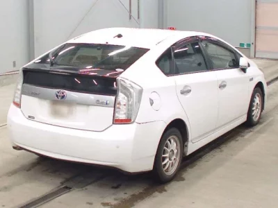 Toyota PRIUS PHV  с аукциона в Японии