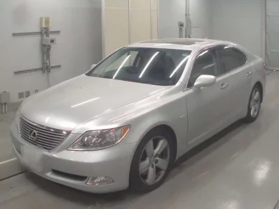Lexus LS  с аукциона в Японии