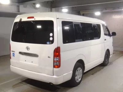 Toyota HIACE  с аукциона в Японии