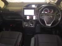 Toyota VOXY лот № 6025 оценка 3.5  с аукциона в Японии 2