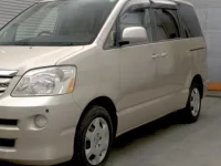 Toyota NOAH лот № 3076 оценка R  с аукциона в Японии 3