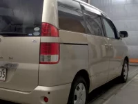 Toyota NOAH лот № 3076 оценка R  с аукциона в Японии 4