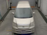 Toyota NOAH лот № 3076 оценка R  с аукциона в Японии 5
