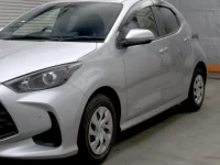 Toyota YARIS лот № 3075 оценка 4.5  с аукциона в Японии 3