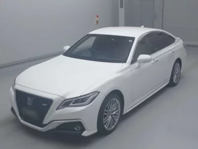 Toyota CROWN  с аукциона в Японии
