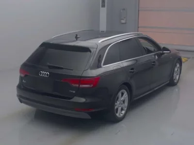 Audi A4  с аукциона в Японии