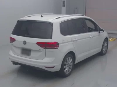 Volkswagen GOLF TOURAN  с аукциона в Японии