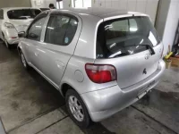 Toyota VITZ лот № 2009 оценка R  с аукциона в Японии 1