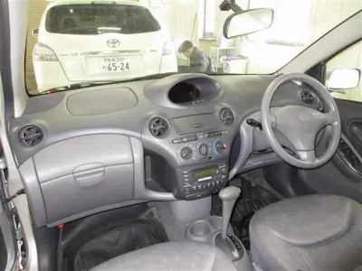 Toyota VITZ  с аукциона в Японии