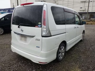 Nissan SERENA  с аукциона в Японии