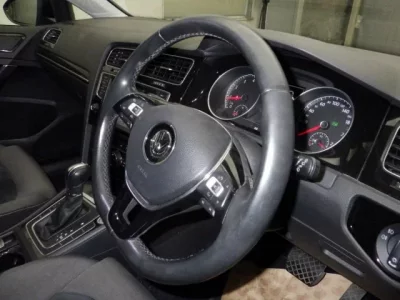 Volkswagen GOLF  с аукциона в Японии