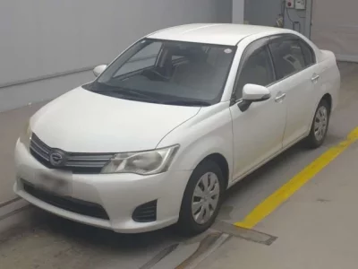 Toyota COROLLA AXIO  с аукциона в Японии