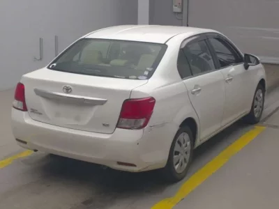 Toyota COROLLA AXIO  с аукциона в Японии