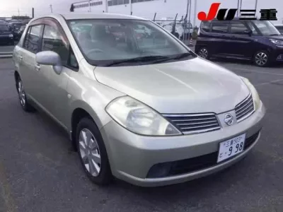 Nissan TIIDA LATIO  с аукциона в Японии