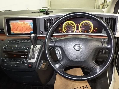 Nissan ELGRAND  с аукциона в Японии