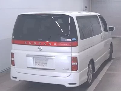 Nissan ELGRAND  с аукциона в Японии