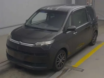 Toyota SPADE  с аукциона в Японии