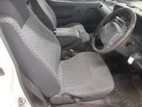 Toyota HIACE VAN лот № 30360 оценка 2  с аукциона в Японии 7