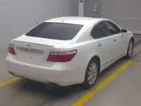 Lexus LS лот № 10003 оценка RA  с аукциона в Японии 1