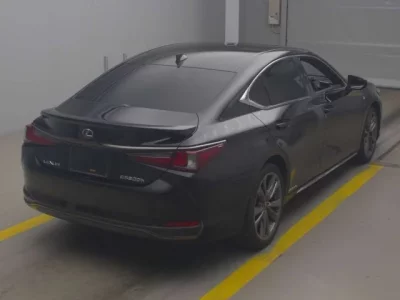 Lexus ES  с аукциона в Японии