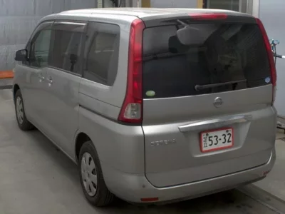 Nissan SERENA  с аукциона в Японии