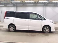 Toyota NOAH лот № 3222 оценка 3.5  с аукциона в Японии 2