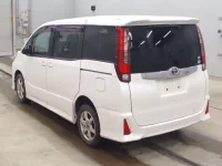 Toyota NOAH лот № 3222 оценка 3.5  с аукциона в Японии 5