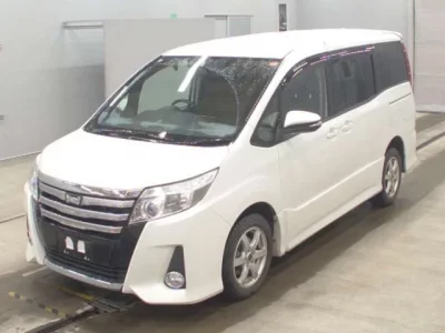 Toyota NOAH  с аукциона в Японии
