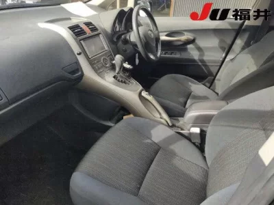 Toyota AURIS  с аукциона в Японии