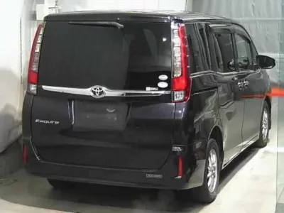 Toyota ESQUIRE  с аукциона в Японии