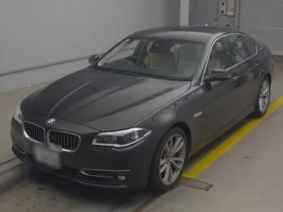 BMW 5-Series  с аукциона в Японии