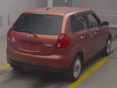 Mazda VERISA  с аукциона в Японии