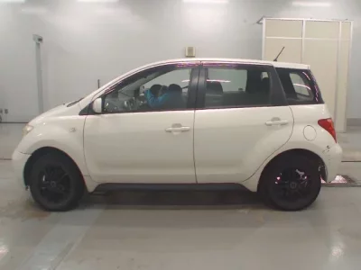 Toyota IST  с аукциона в Японии