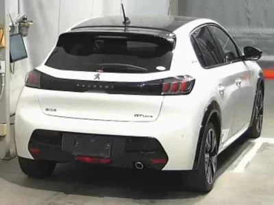 Peugeot 208  с аукциона в Японии