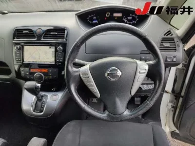 Nissan SERENA  с аукциона в Японии
