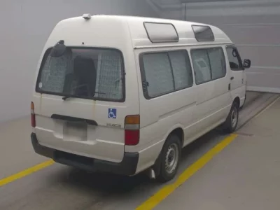 Toyota HIACE  с аукциона в Японии