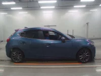 Mazda AXELA лот № 30427 оценка 4.5  с аукциона в Японии 2