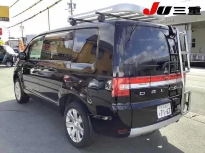 Mitsubishi DELICA D5