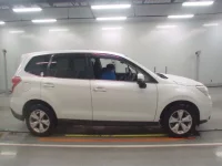 Subaru FORESTER лот № 30437 оценка R  с аукциона в Японии 2