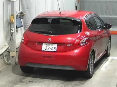 Peugeot 208  с аукциона в Японии