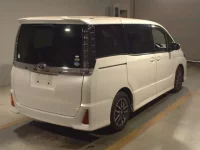 Toyota VOXY лот № 398 оценка 4  с аукциона в Японии 1