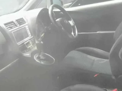 Toyota RACTIS  с аукциона в Японии