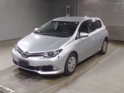Toyota AURIS  с аукциона в Японии
